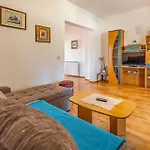 Lovely In With Kitchen Apartamento