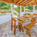 Lovely In With Kitchen Apartamento Pula