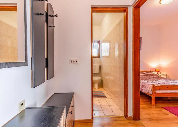 Appartamento Lovely In With Kitchen Pola