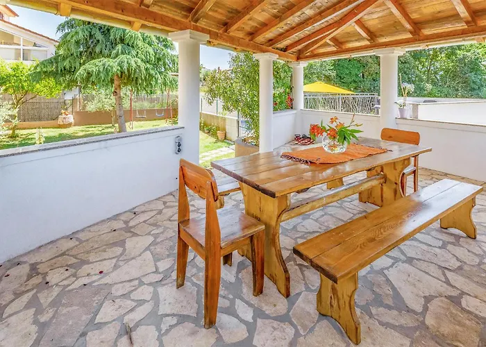 Lovely In With Kitchen Appartamento Pola