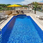 Amazing In With Swimming Pool بولا