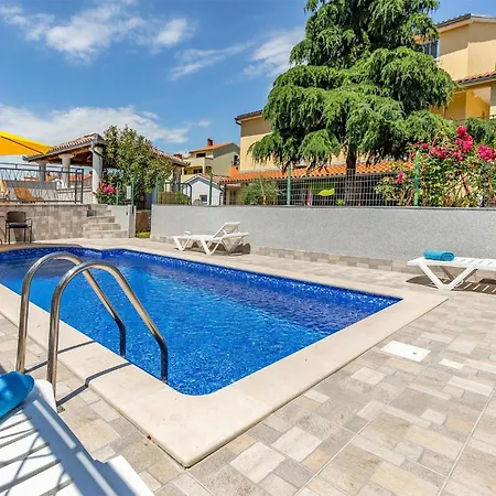Amazing In With Swimming Pool